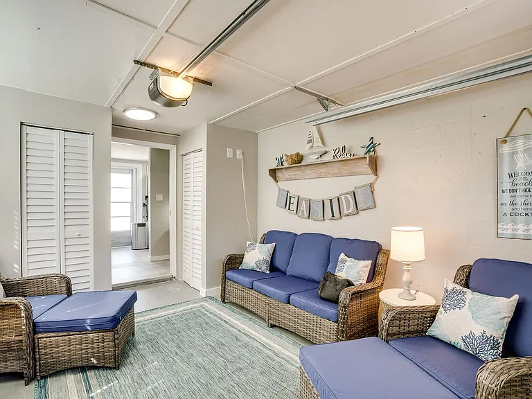 Building's Lounge