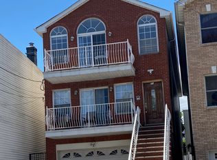 71 Beach St, Jersey City, NJ 07307