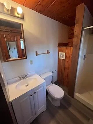 36655 Edginton Dr — Photo 2