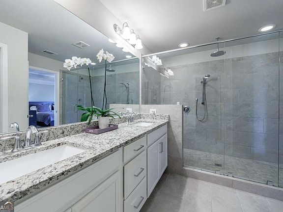 5th image of 2002 Raven Way