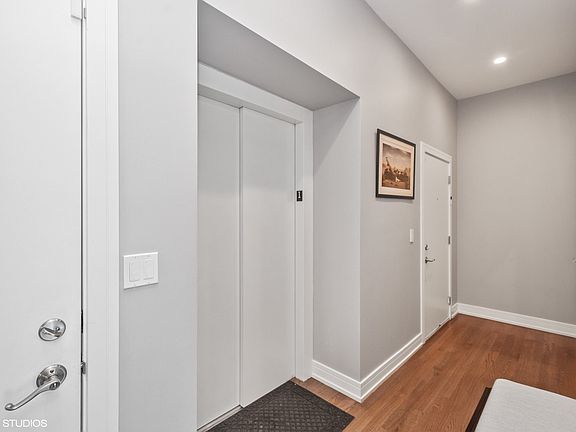 4th image of 2607 N Ashland Ave #2E
