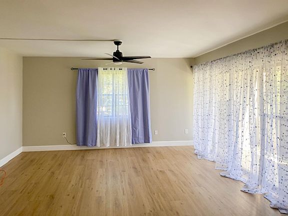2nd image of 2050 OLEANDER Boulevard #7-206