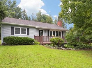 8 Greentree Dr N, Hyde Park, NY