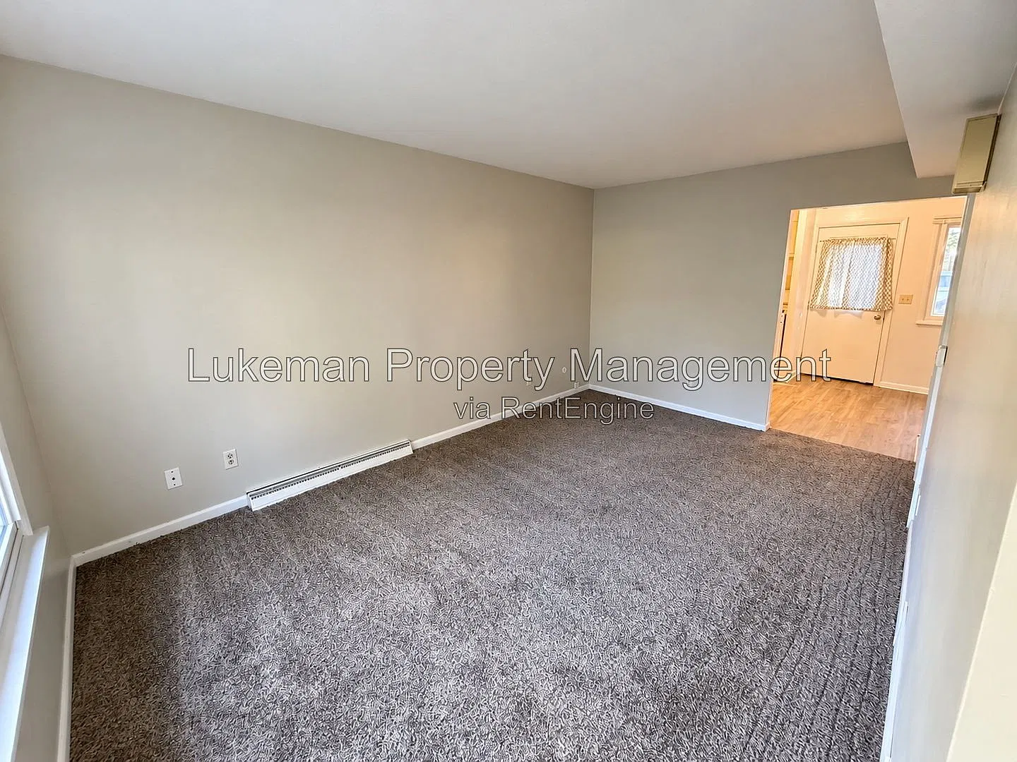2 bed, 1.0 bath, 756 sqft, $900 — Photo 1
