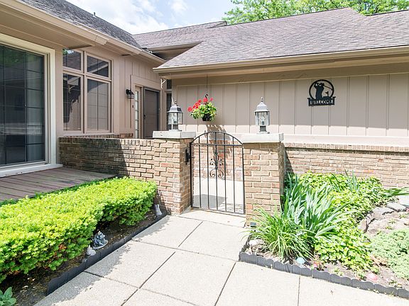 3rd image of 37648 N Laurel Park Dr #63