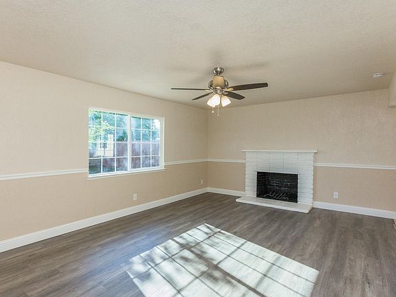 5th image of 4496 N Sunnyside Ave