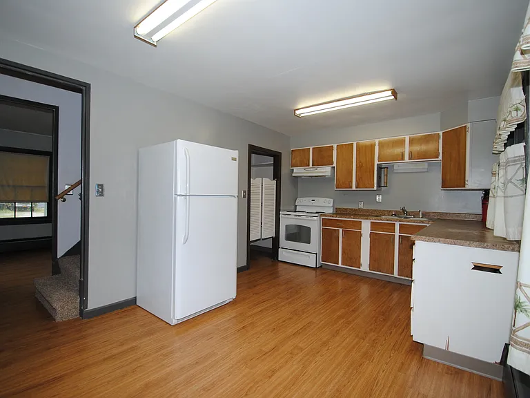 1230 9th Ave — Photo 3