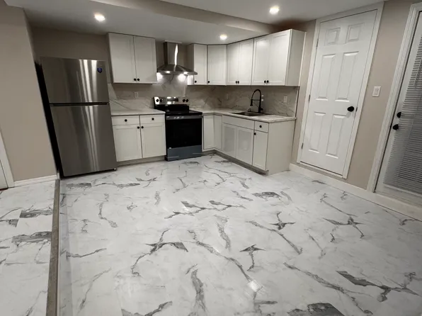 150 N Delaware Ave Floor 1, Lindenhurst, NY 11757