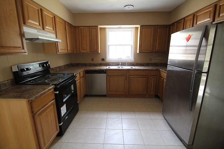 2nd image of 3300 Foxbriar Dr