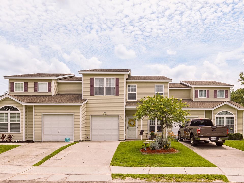 1st image of 102 Spanish Oaks Ln