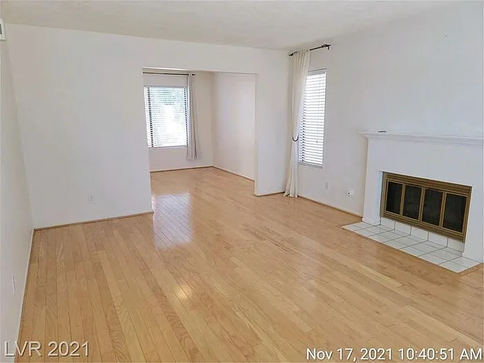 3 bed, 2.5 bath, 2369 sqft, $3,095 — Photo 4
