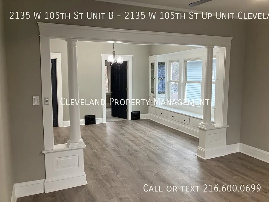 Building Photo - 2135 W 105th St #B