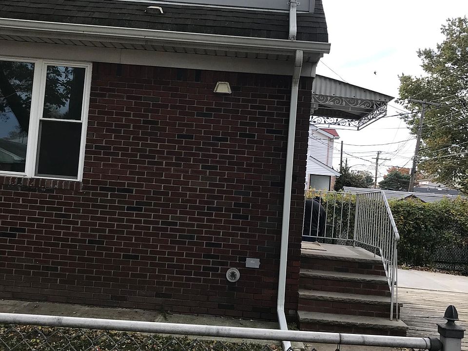 1st image of 264 Mallory Ave #1