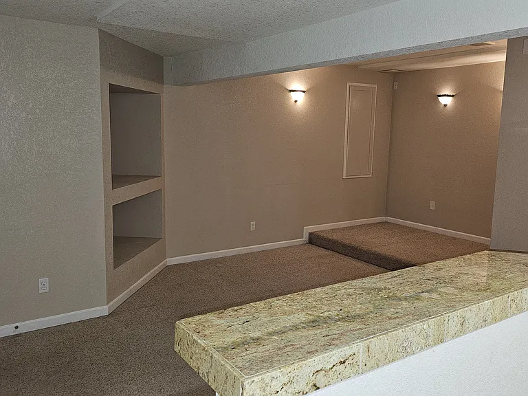 6782 Swadley Ct — Photo 16