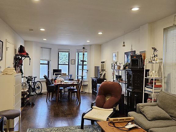 2nd image of 2833 38th St #1