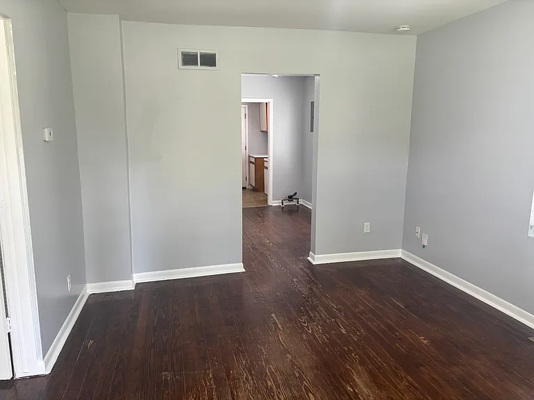 22441 Ridgeway St — Photo 8
