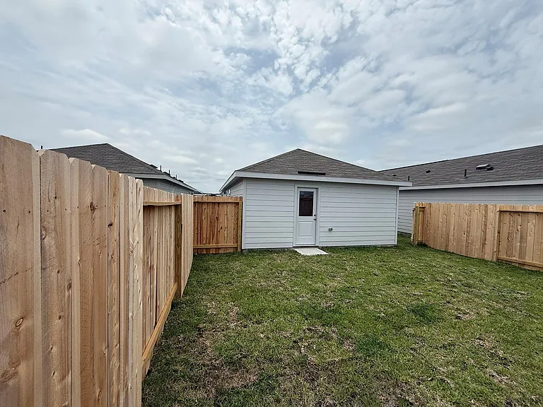 386 Lucia Way — Photo 7