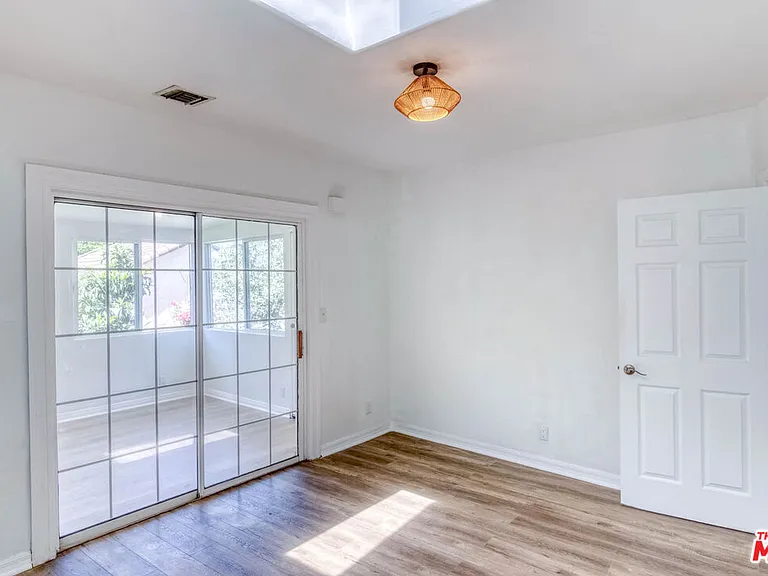 2127 Malcolm Ave — Photo 34