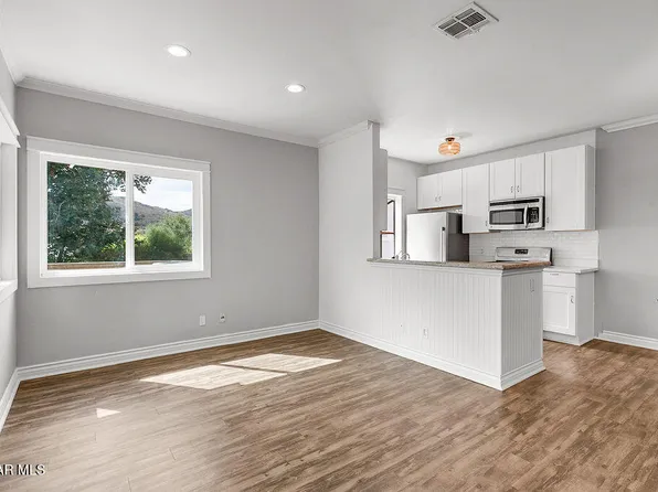 110 Maegan Pl APT 13, Thousand Oaks, CA 91362