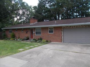 1157 Summit Dr, Saint Albans, WV 25177