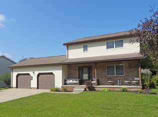 212 Aurora Dr, Morgantown, WV 26508