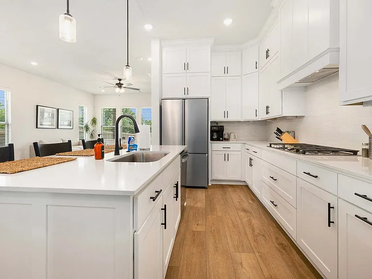 W Whitney Ln — Photo 12