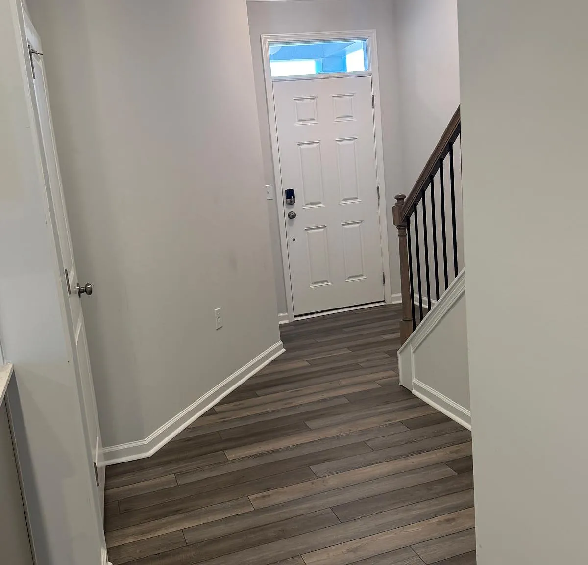 3 bed, 1924 sqft, $1,995 — Photo 2
