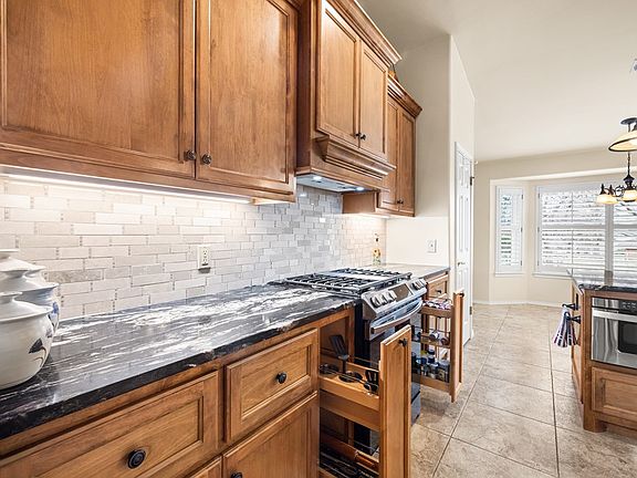 5th image of 506 Winged Foot Ln