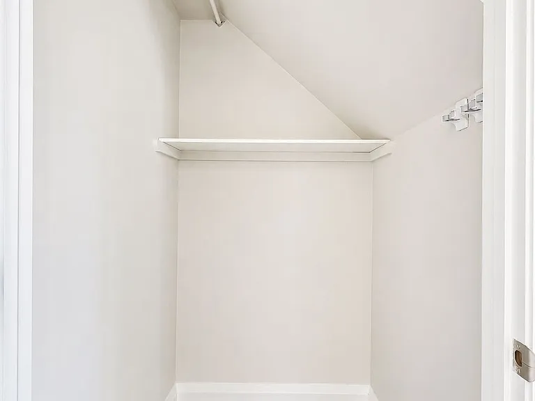 814 Glencairn Ave #101 — Photo 11