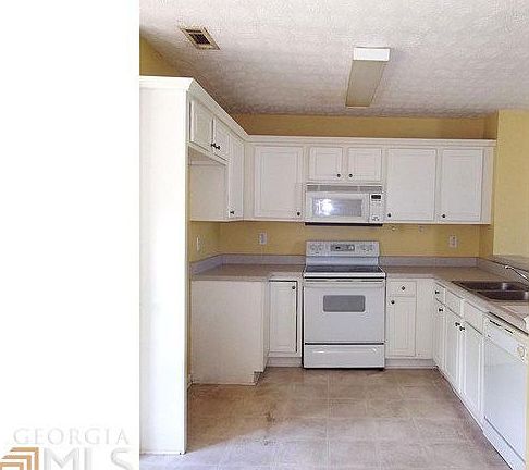 5th image of 67 Canterbury Dr