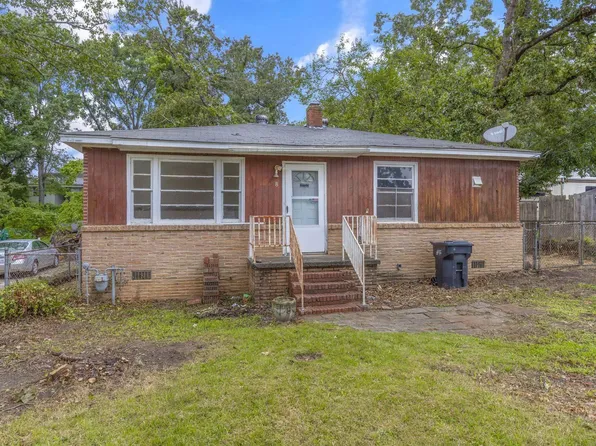 8 Picadilly St, Taylors, SC 29687