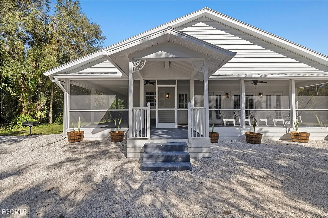 3 bed, 2.0 bath, 3084 sqft, $7,500 — Photo 3