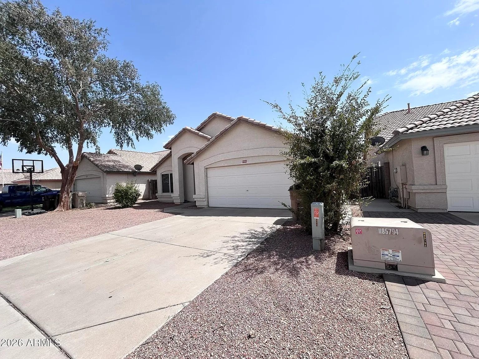 3 bed, 2.0 bath, 1833 sqft, $2,000 — Photo 3