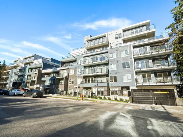 2002 Saint George St #103, Pt Moody, BC V3H 0N4