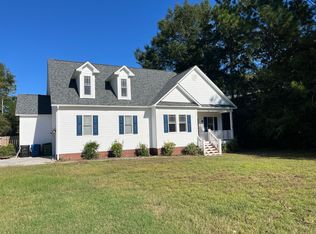 223 Marine Dr, Sneads Ferry, NC 28460