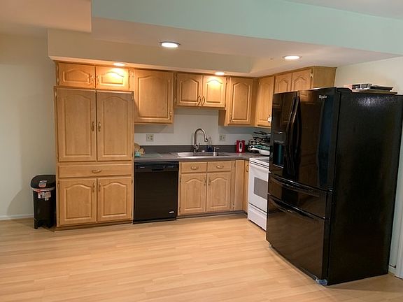 5th image of 231 Applewood Dr