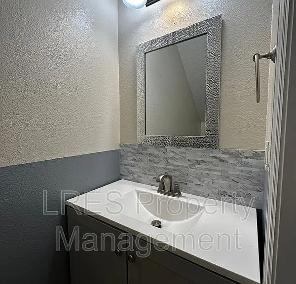 2825 Cliffe Ct — Photo 7
