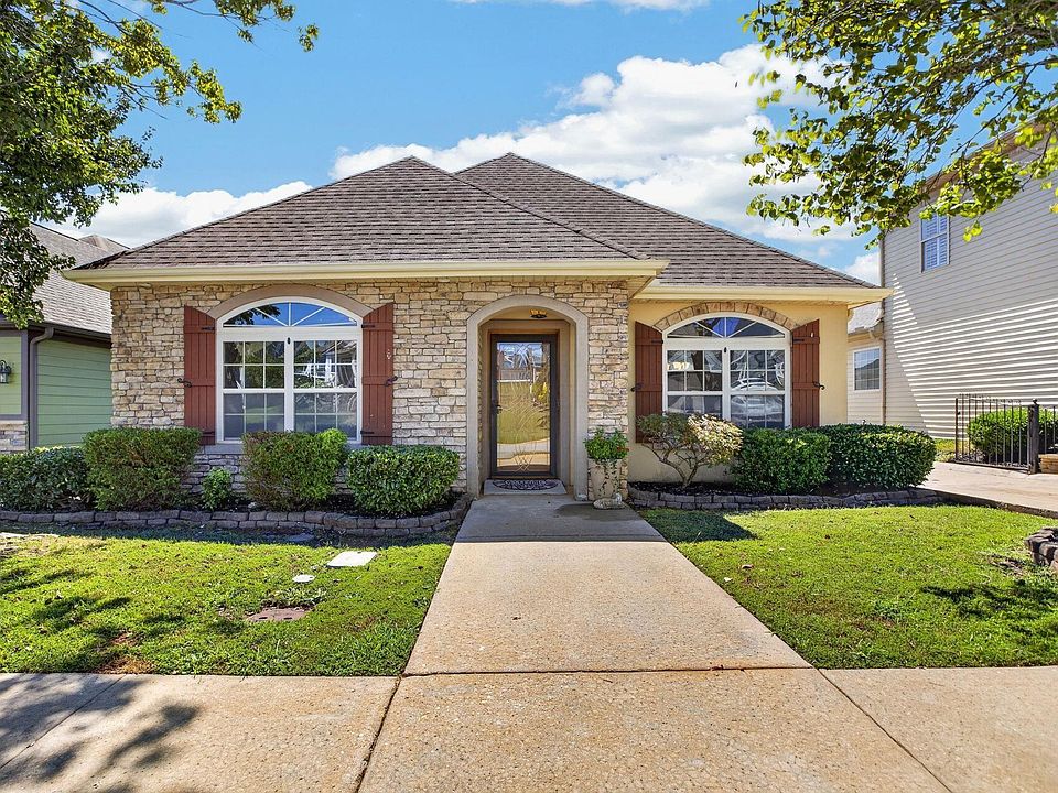 1st image of 116 Bur Oak Dr