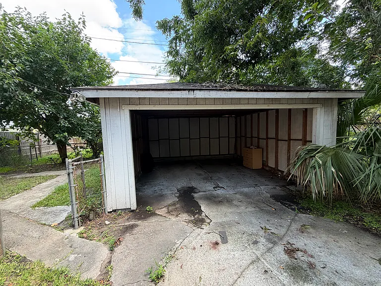 1006 E 40th St #A — Photo 15