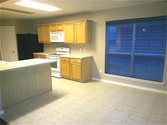 3rd image of 7027 Atasca Creek Dr