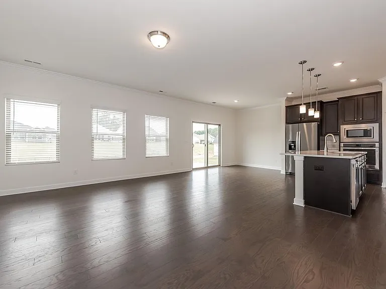 2018 Poplar Ridge Dr — Photo 6