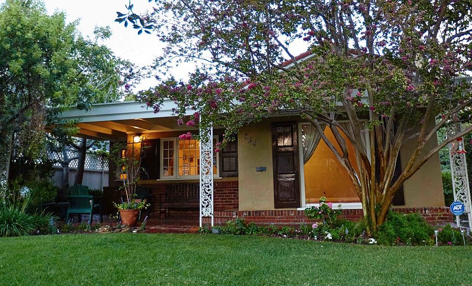 1st image of 554 N Cahuenga Blvd