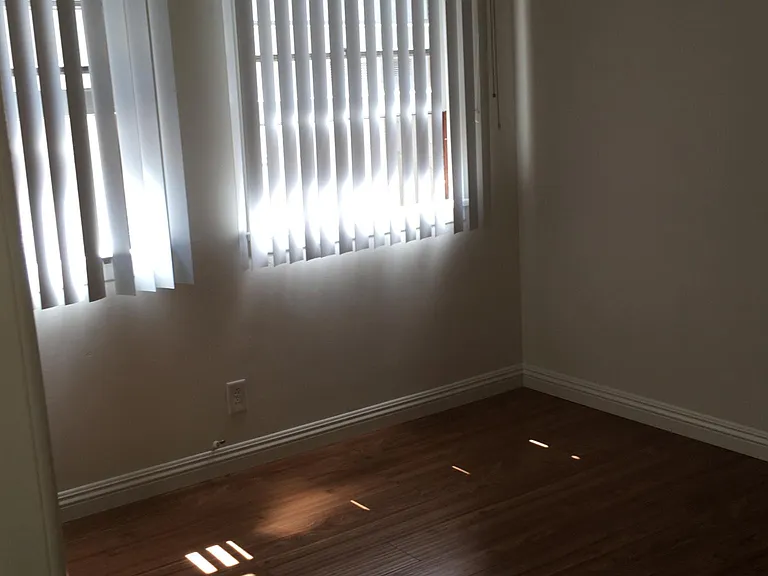 1241 S Bundy Dr #5 — Photo 11
