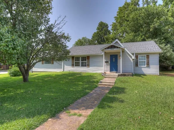 504 E 6th St, Baxter Springs, KS 66713