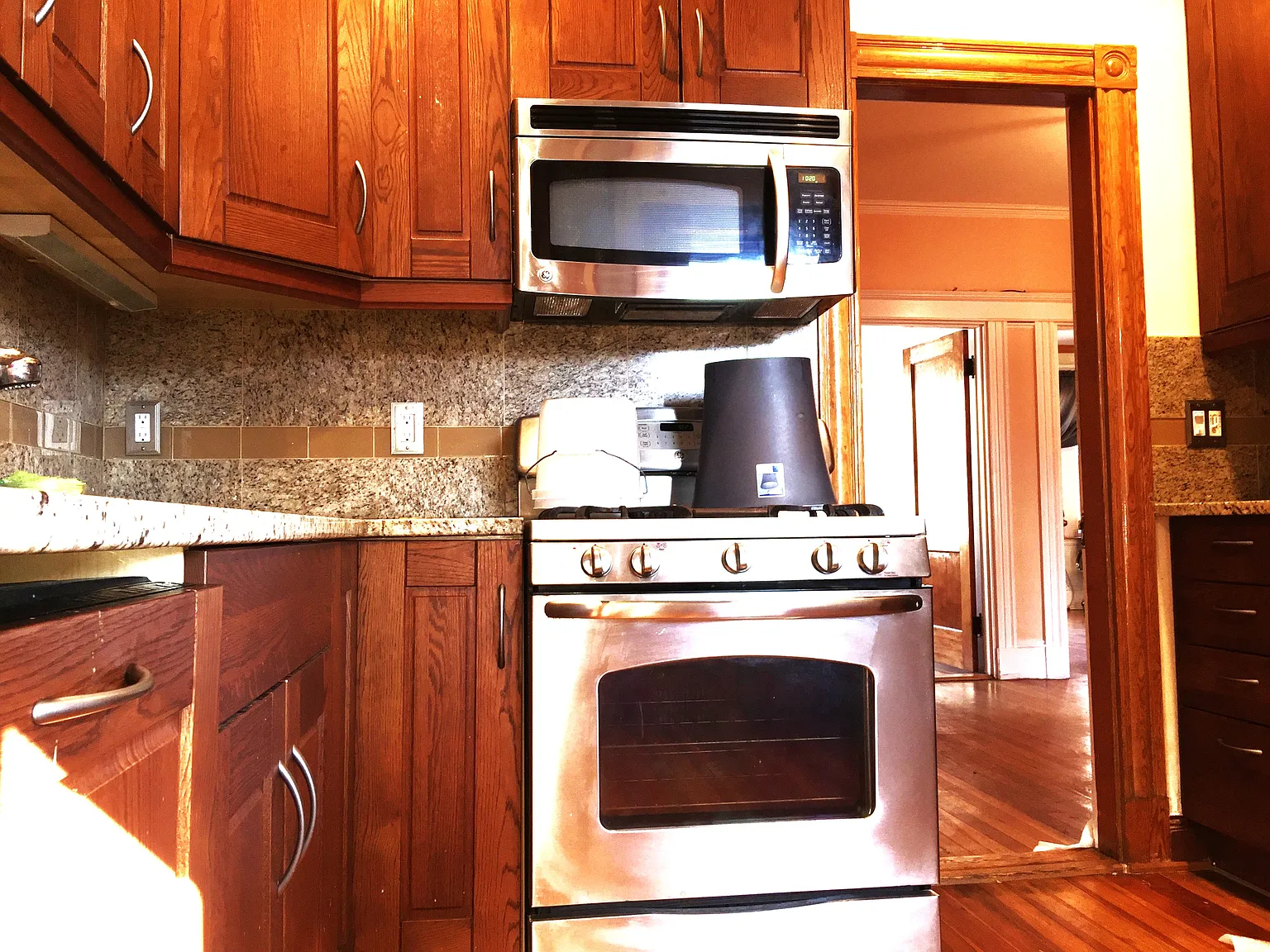 3 bed, 1100 sqft, $3,500 — Photo 1