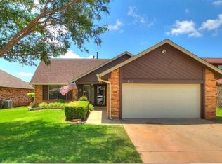 2116 NE 9th St, Moore, OK 73160