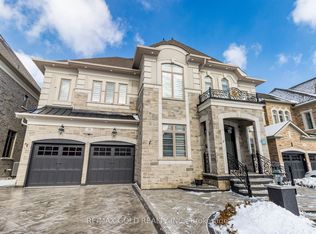 28 Cloverhaven Rd, Brampton, ON L6P 4E4