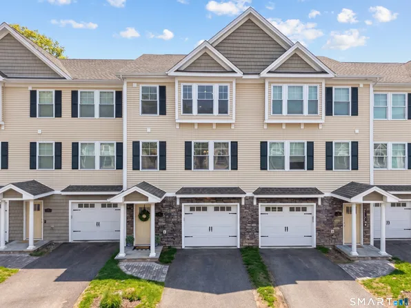 11 Village Crossing #11, East Lyme, CT 06357