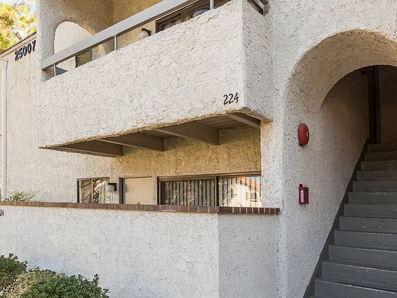 3rd image of 25007 Peachland Ave Unit 224