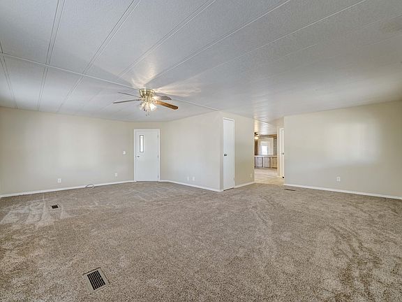 4th image of 901 S 98th St
